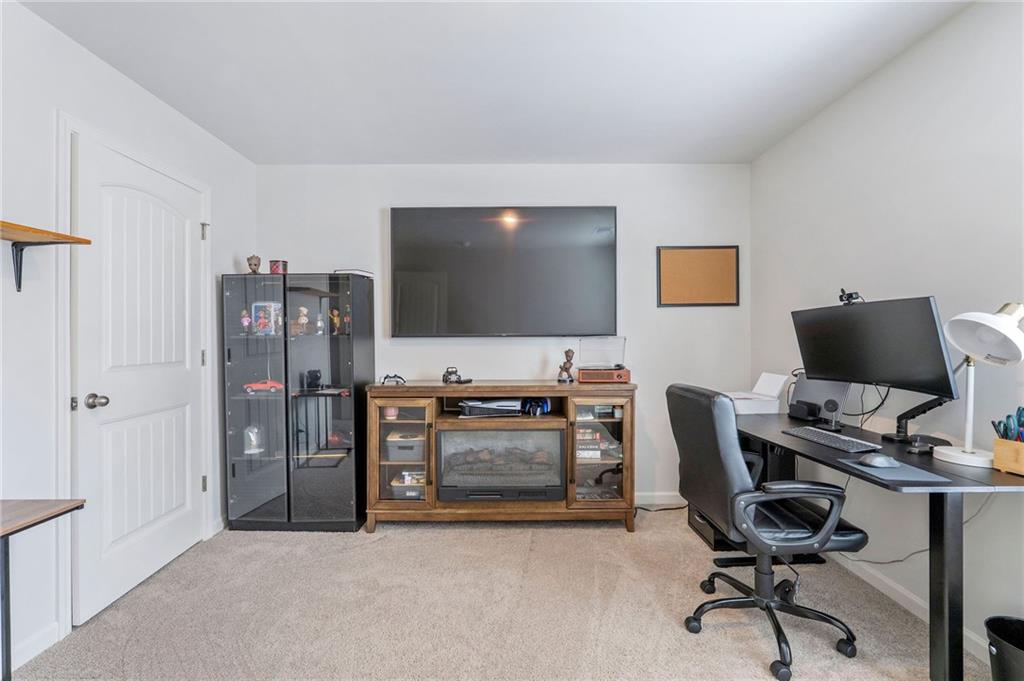 825 Athena Bend