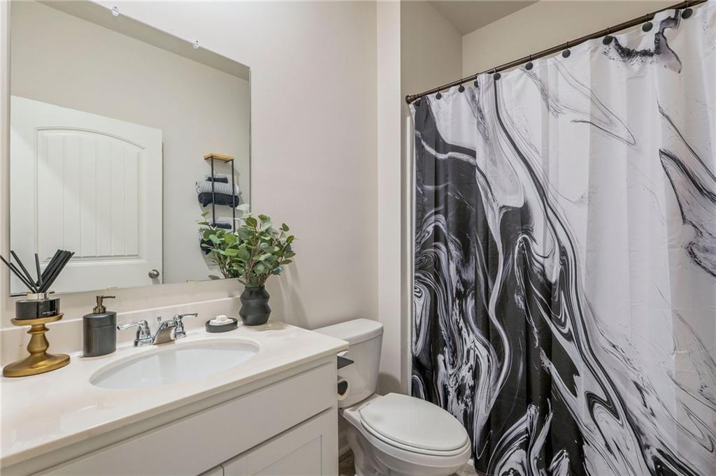 825 Athena Bend