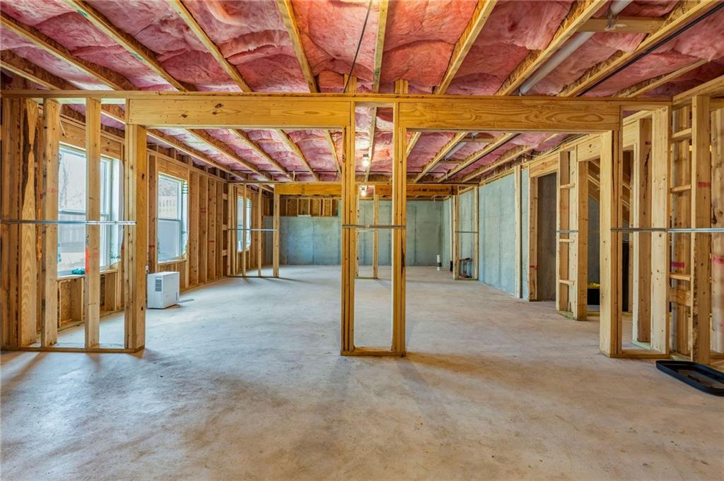 825 Athena Bend