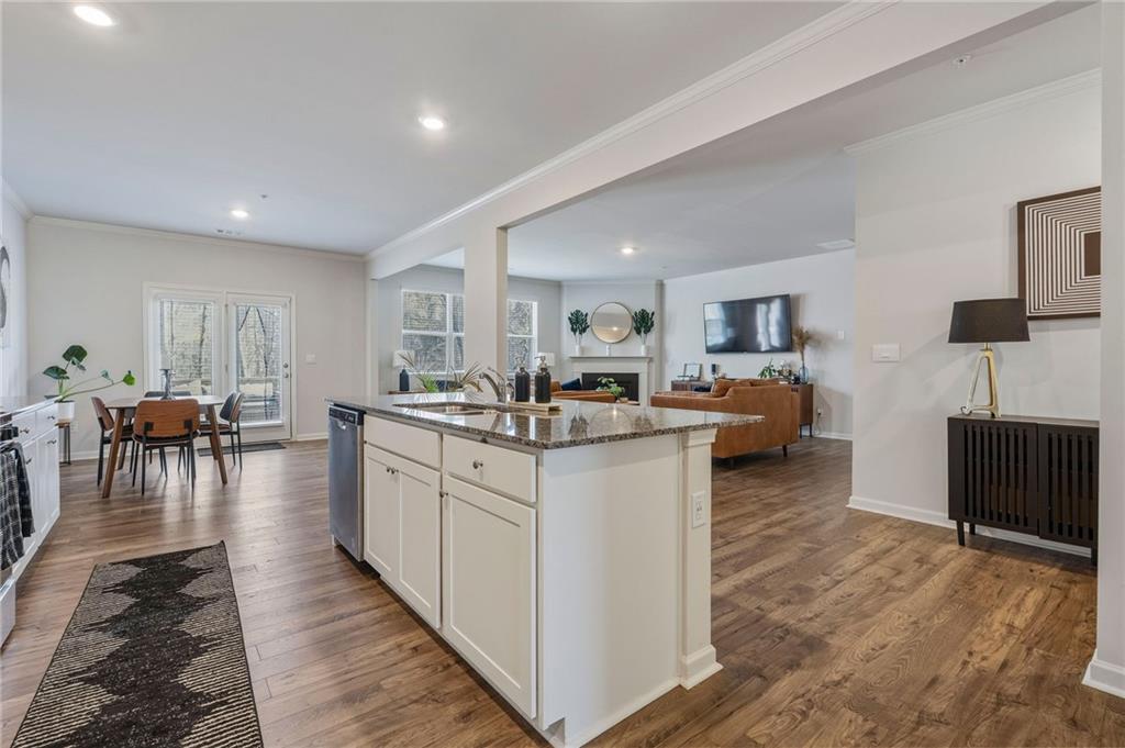 825 Athena Bend