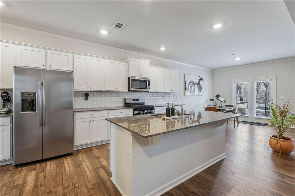 825 Athena Bend