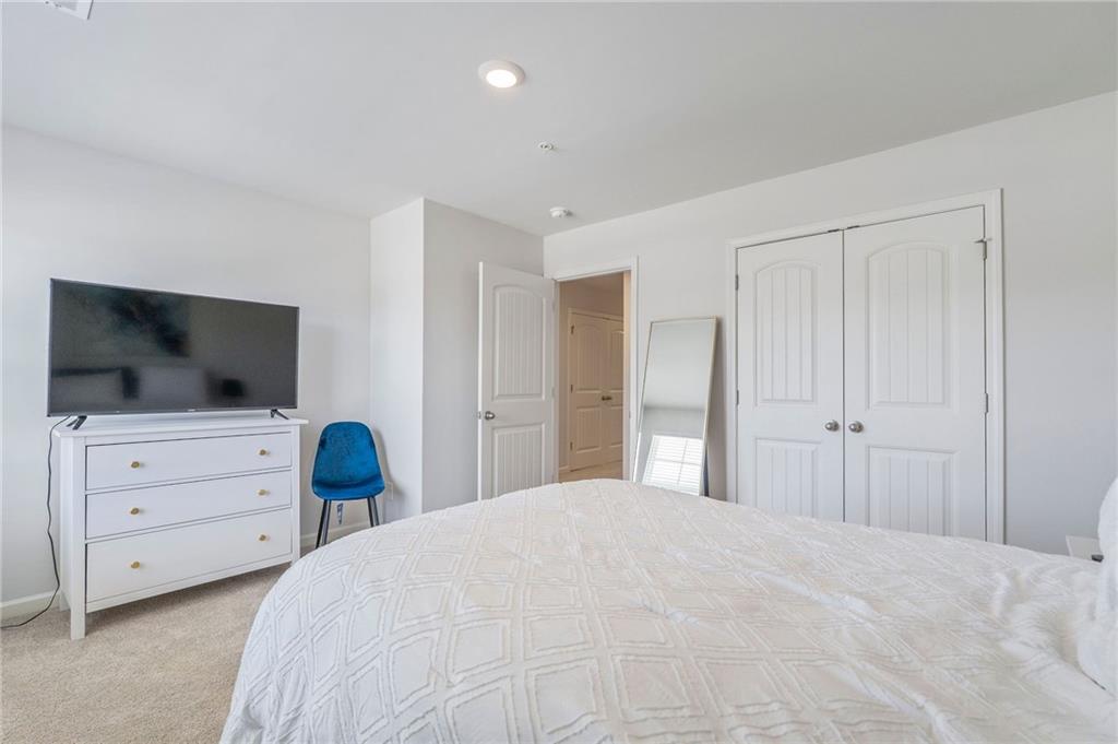 825 Athena Bend
