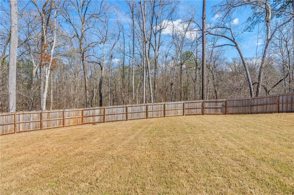 825 Athena Bend