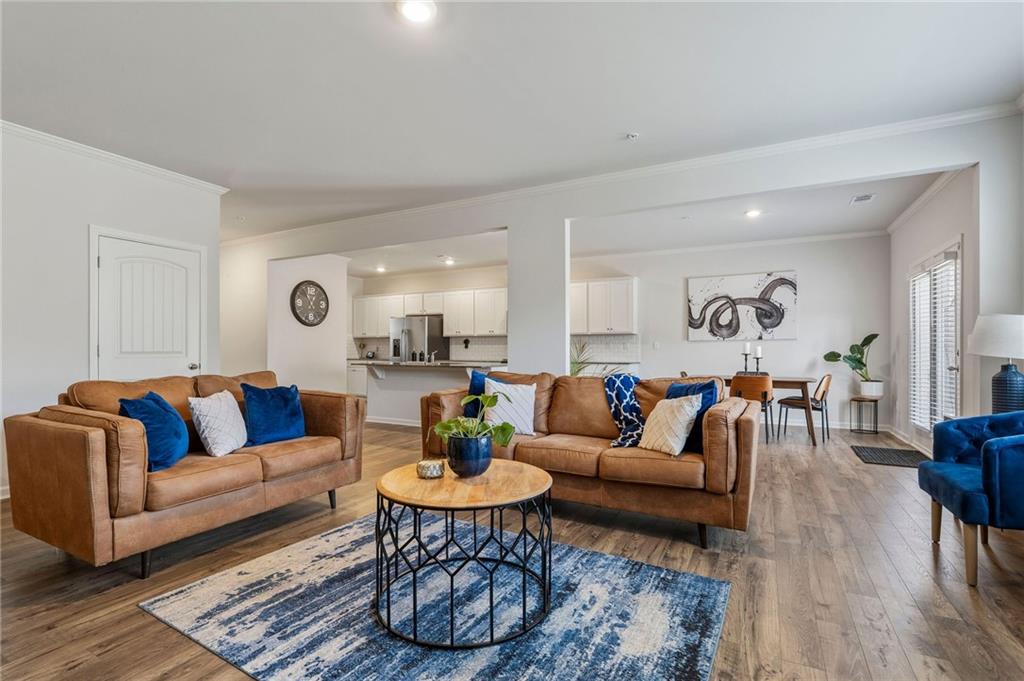 825 Athena Bend