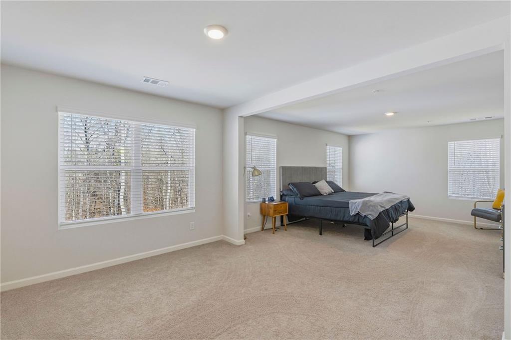 825 Athena Bend