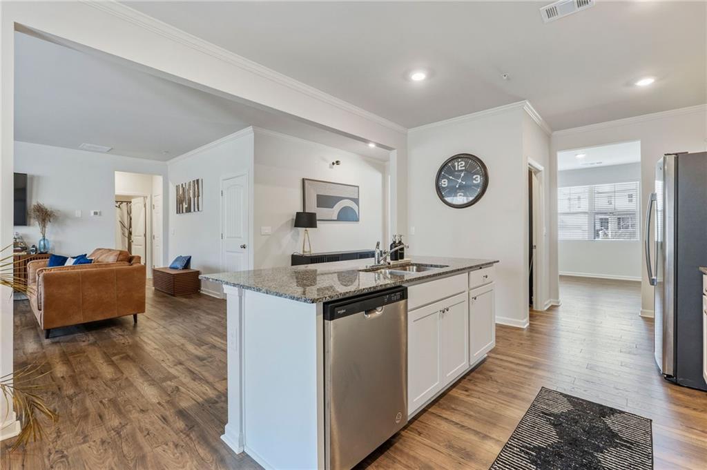 825 Athena Bend