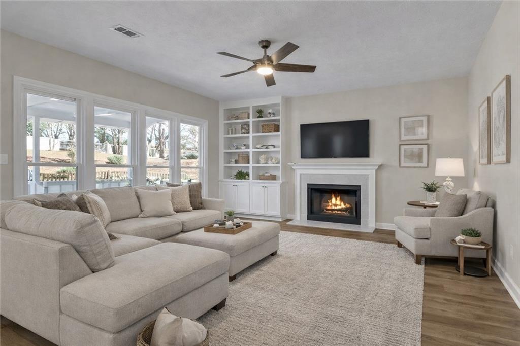 4271 Glenlake Drive NW