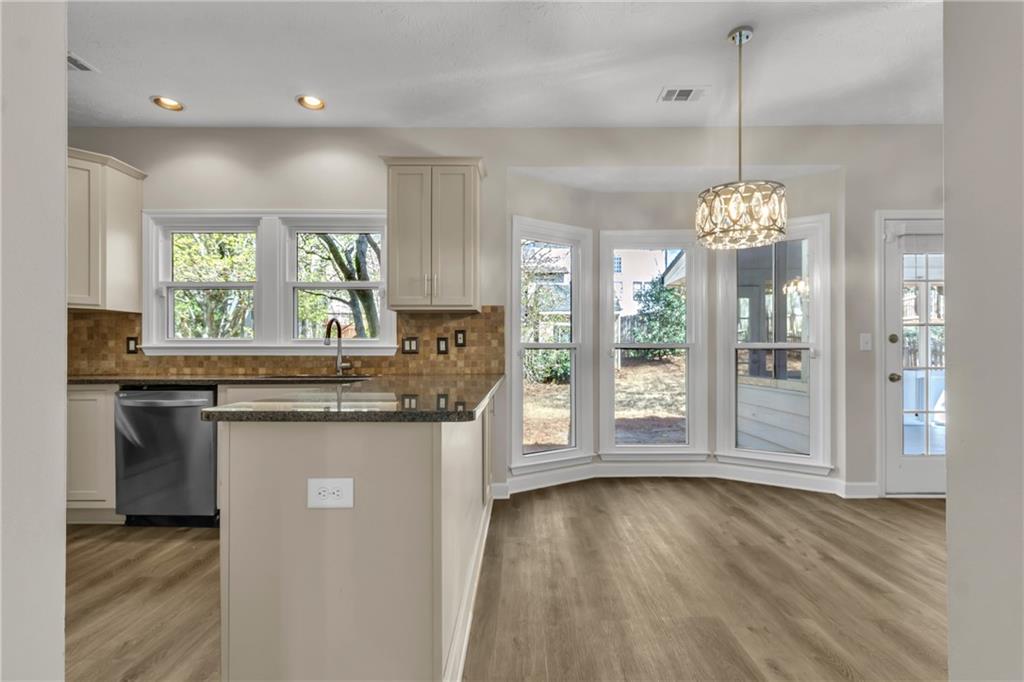 4271 Glenlake Drive NW