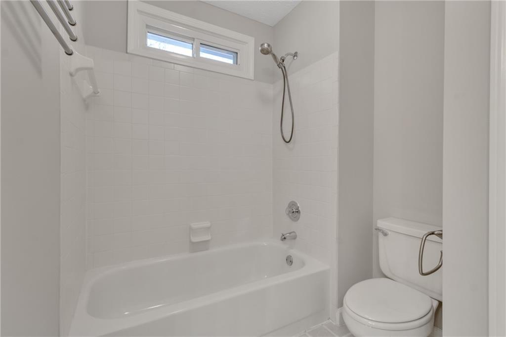 4271 Glenlake Drive NW