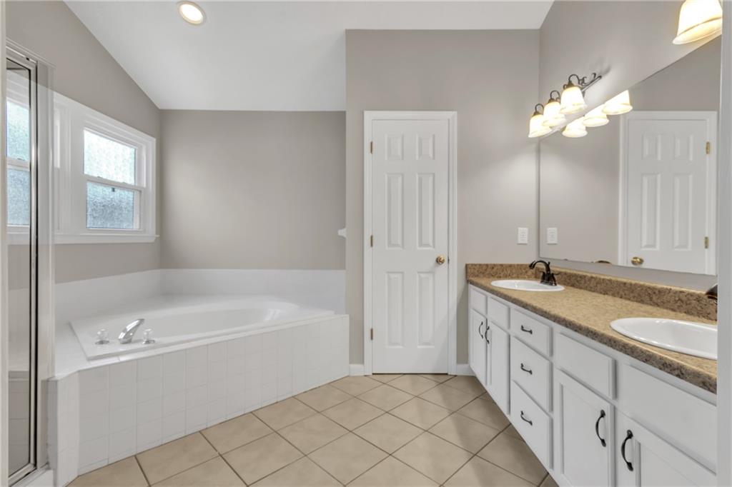 4271 Glenlake Drive NW