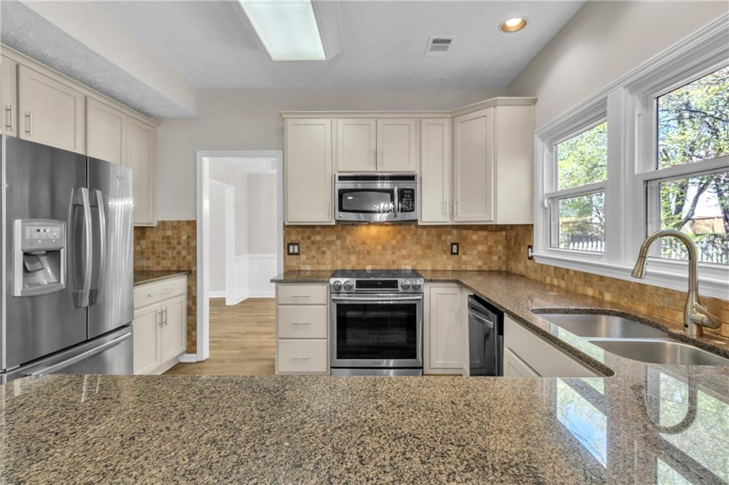 4271 Glenlake Drive NW