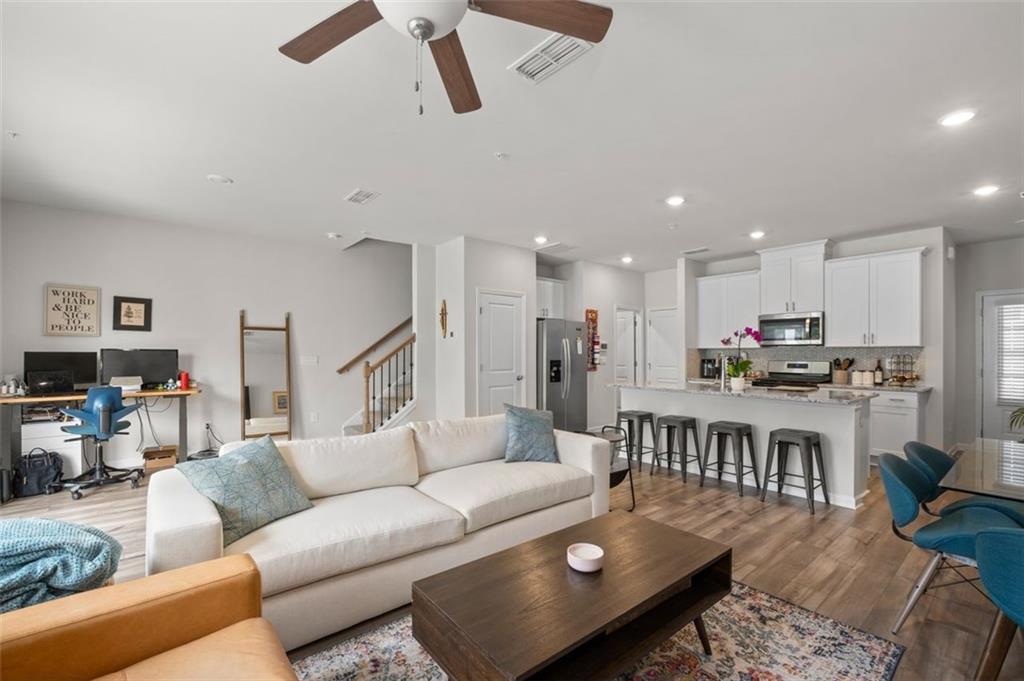 1729 Hyssop Boulevard