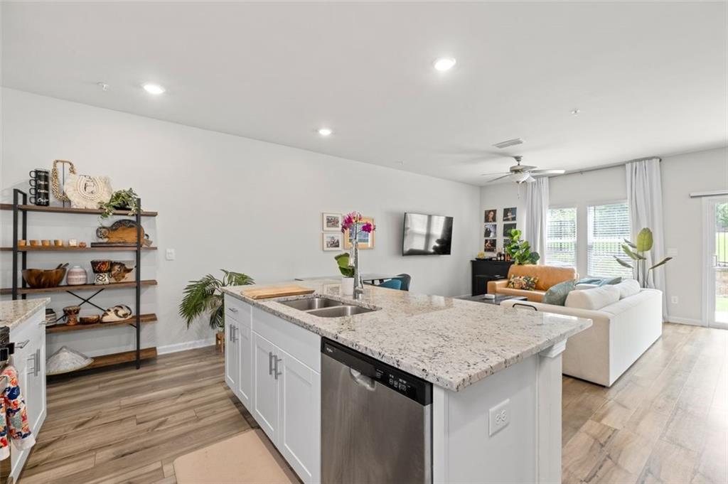 1729 Hyssop Boulevard