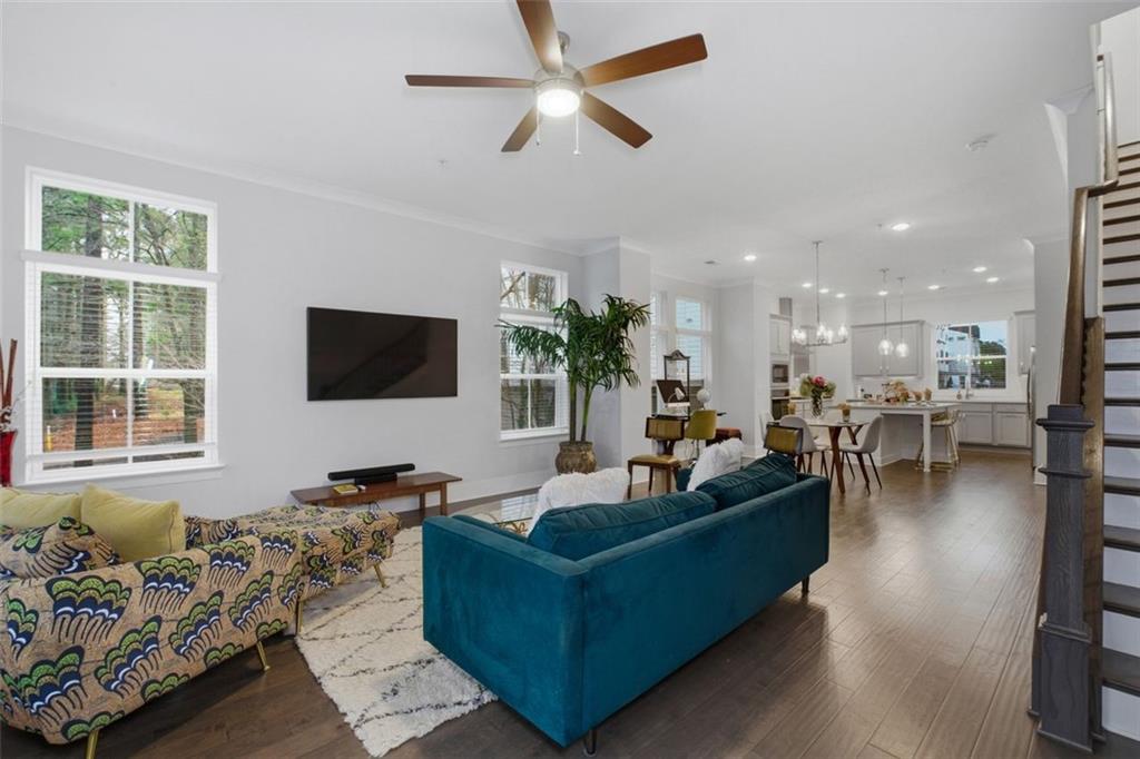 816 S Columbia Drive