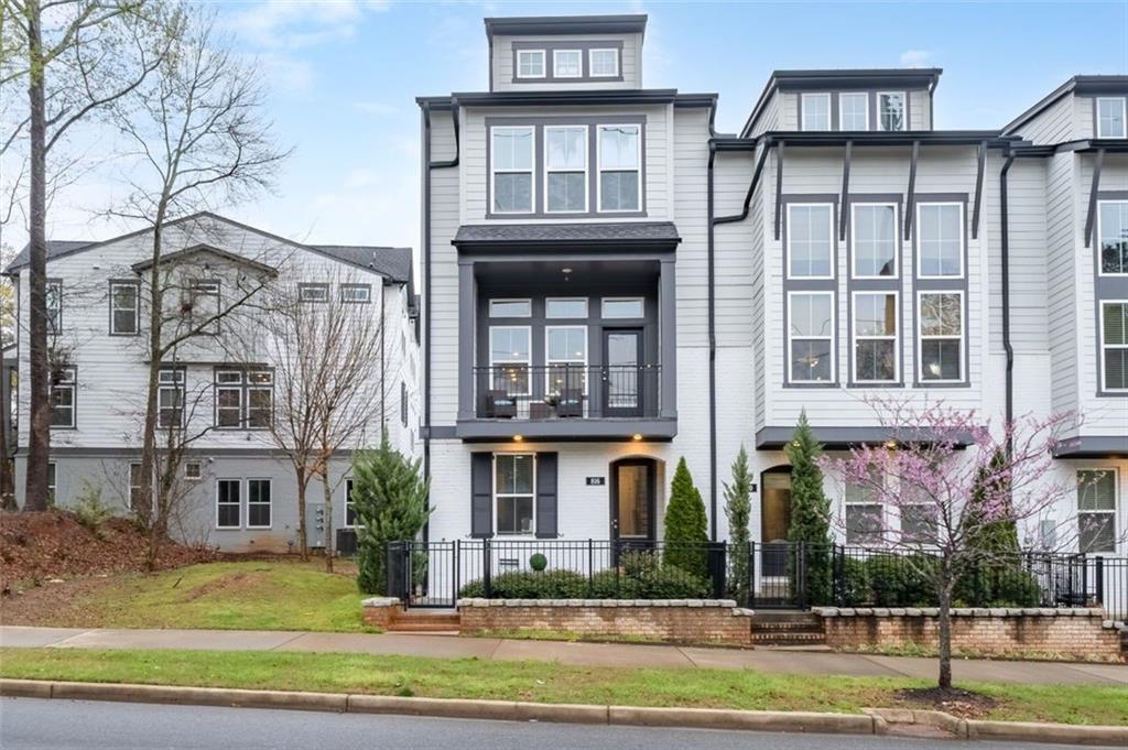 816 S Columbia Drive