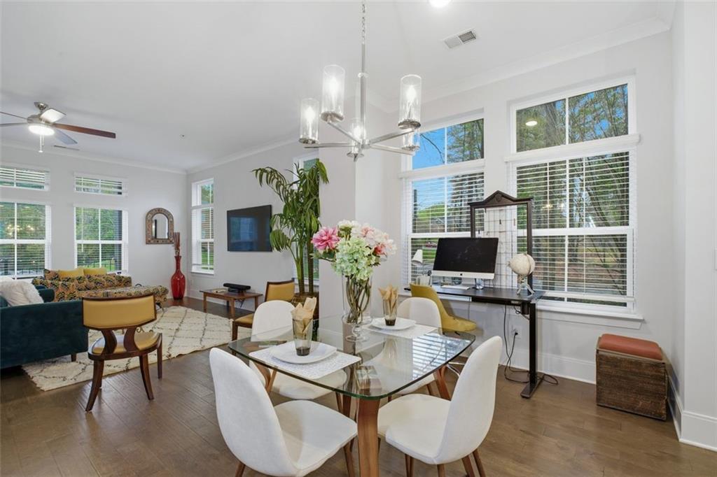 816 S Columbia Drive