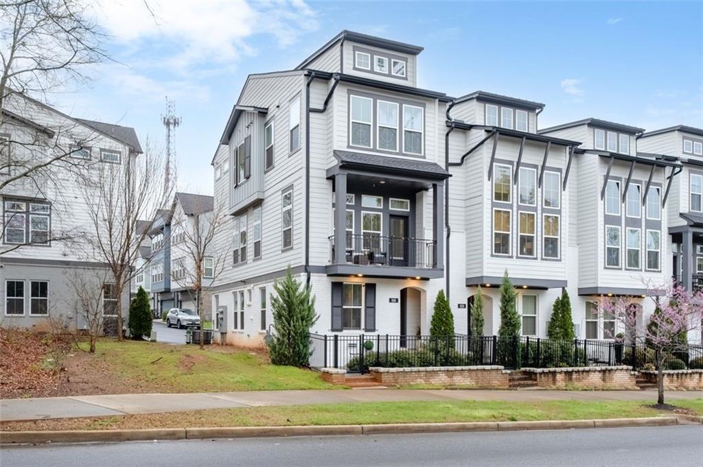 816 S Columbia Drive