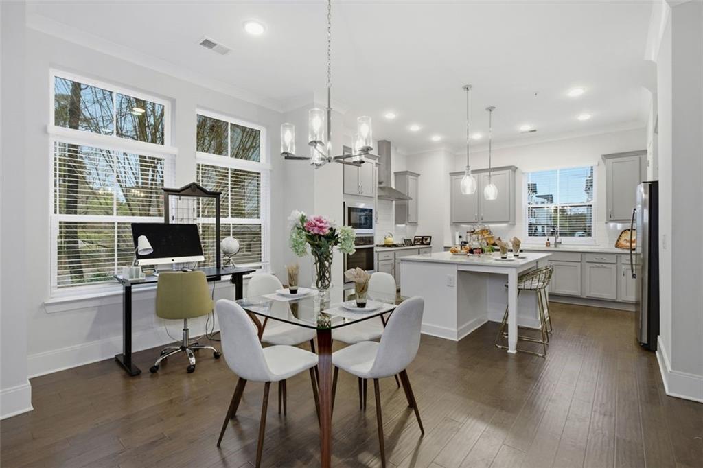 816 S Columbia Drive