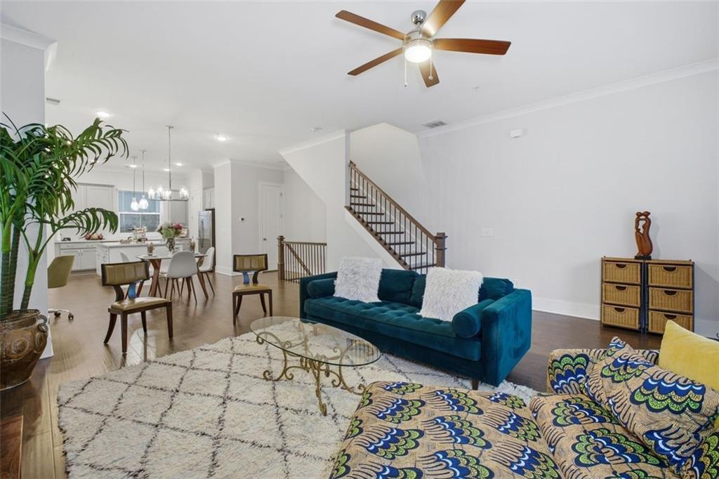 816 S Columbia Drive