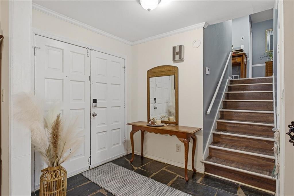957 Rowland Road