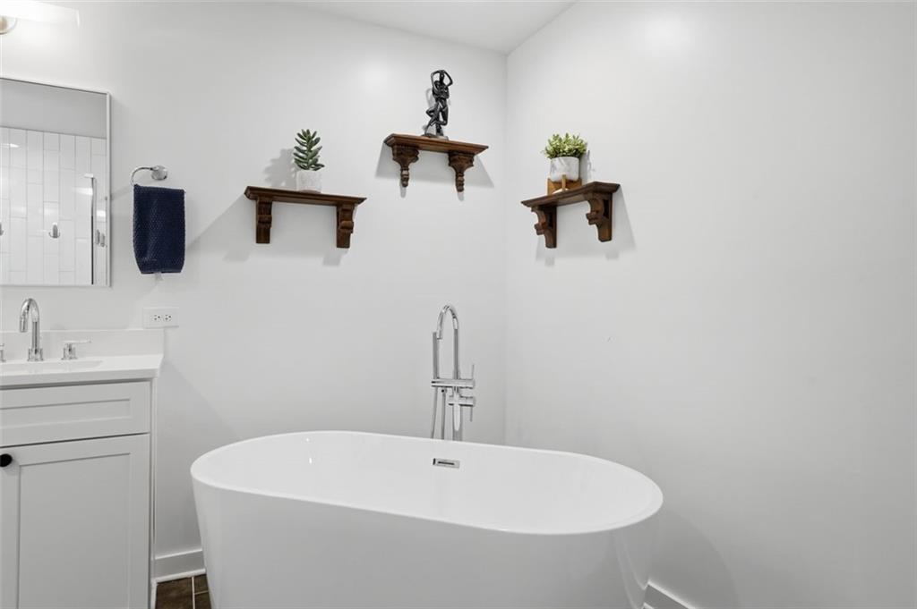 260 18th Street NW Unit 10215