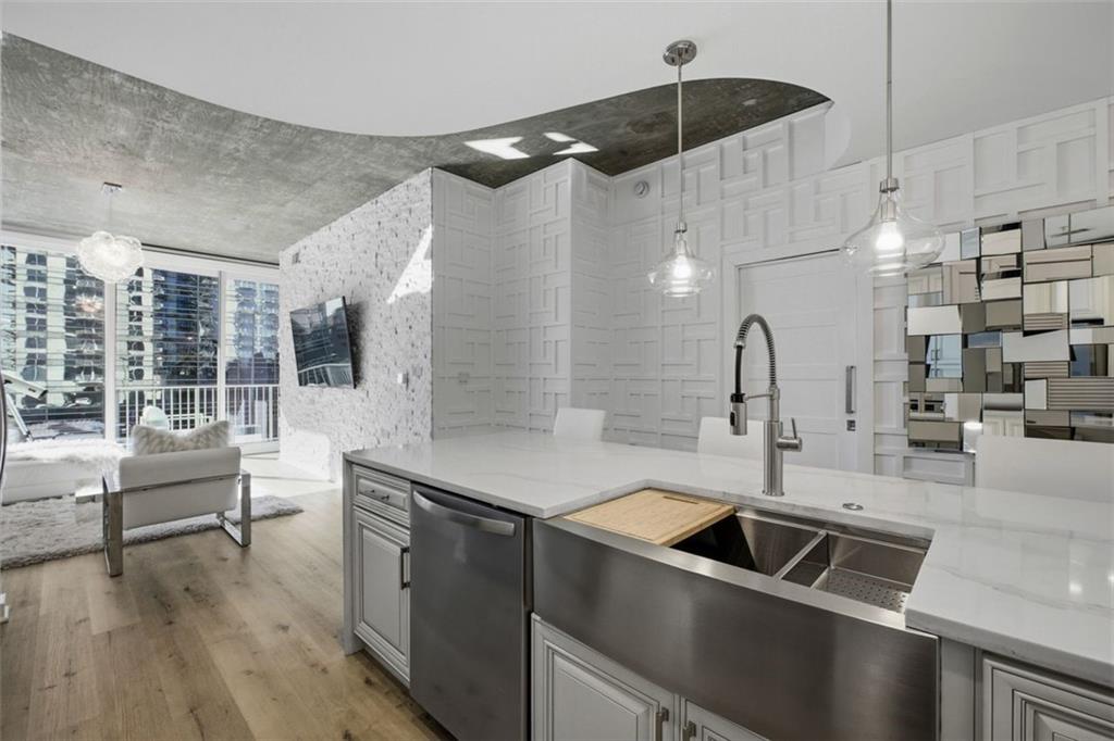 400 W Peachtree Street NW Unit 705