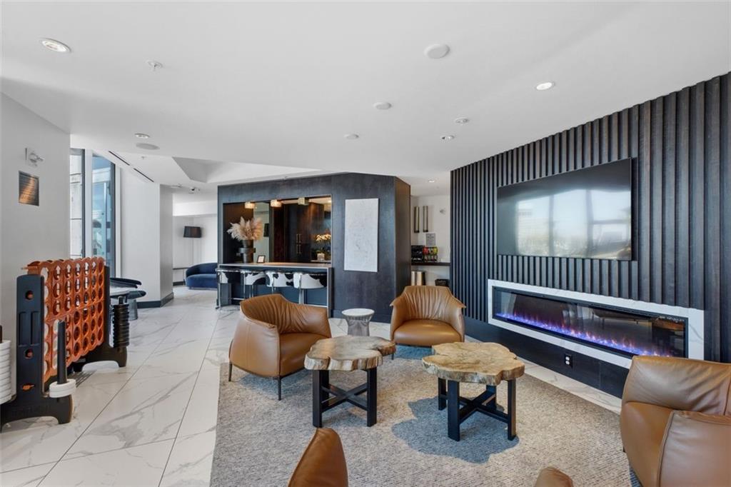 400 W Peachtree Street NW Unit 705