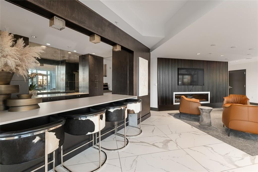 400 W Peachtree Street NW Unit 1908