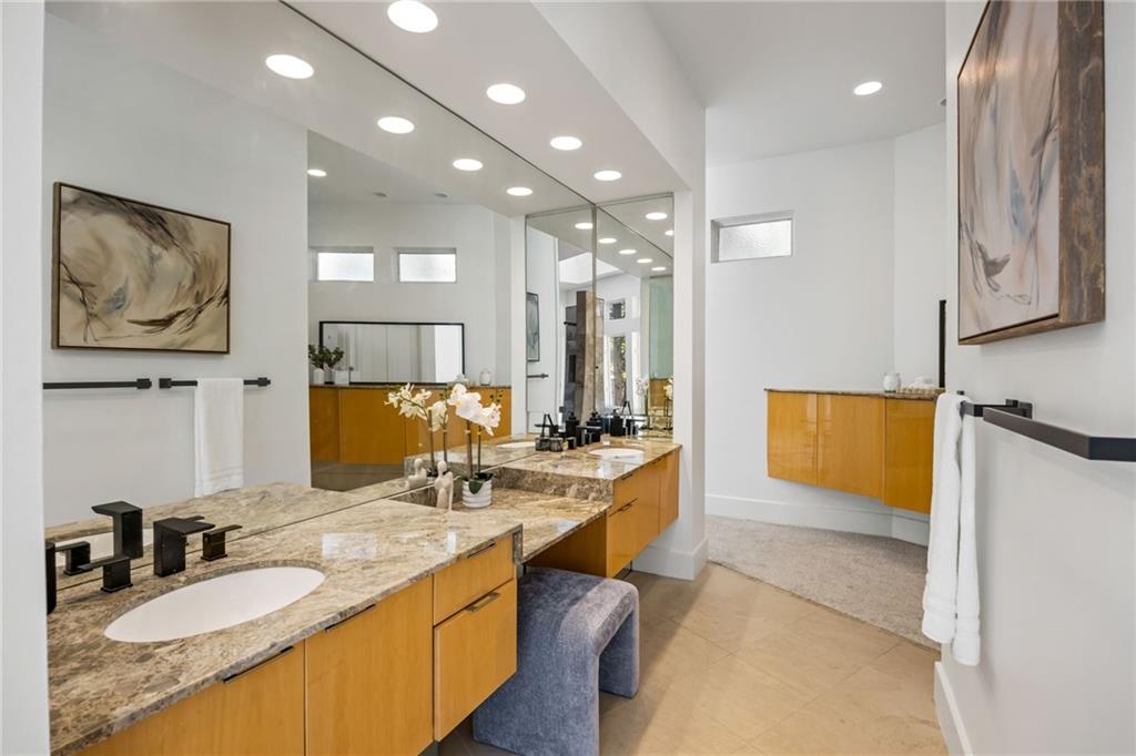 35 Robin Hood Road NE