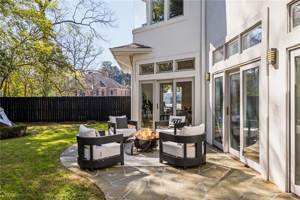 35 Robin Hood Road NE