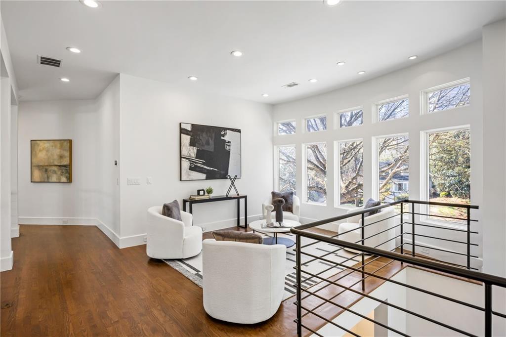 35 Robin Hood Road NE