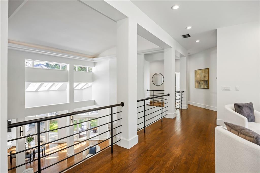 35 Robin Hood Road NE