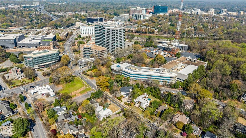 35 Robin Hood Road NE