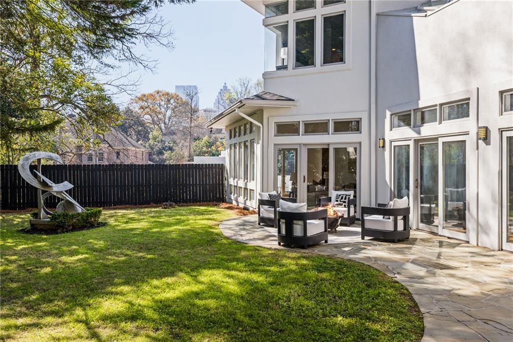 35 Robin Hood Road NE