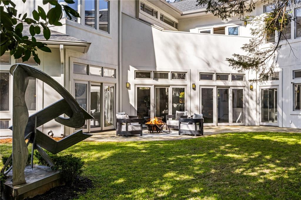 35 Robin Hood Road NE