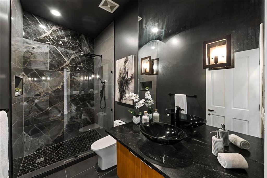 35 Robin Hood Road NE