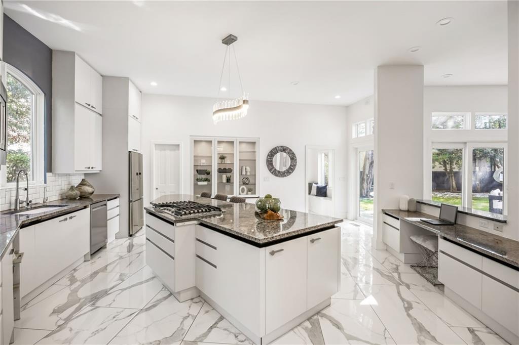 35 Robin Hood Road NE