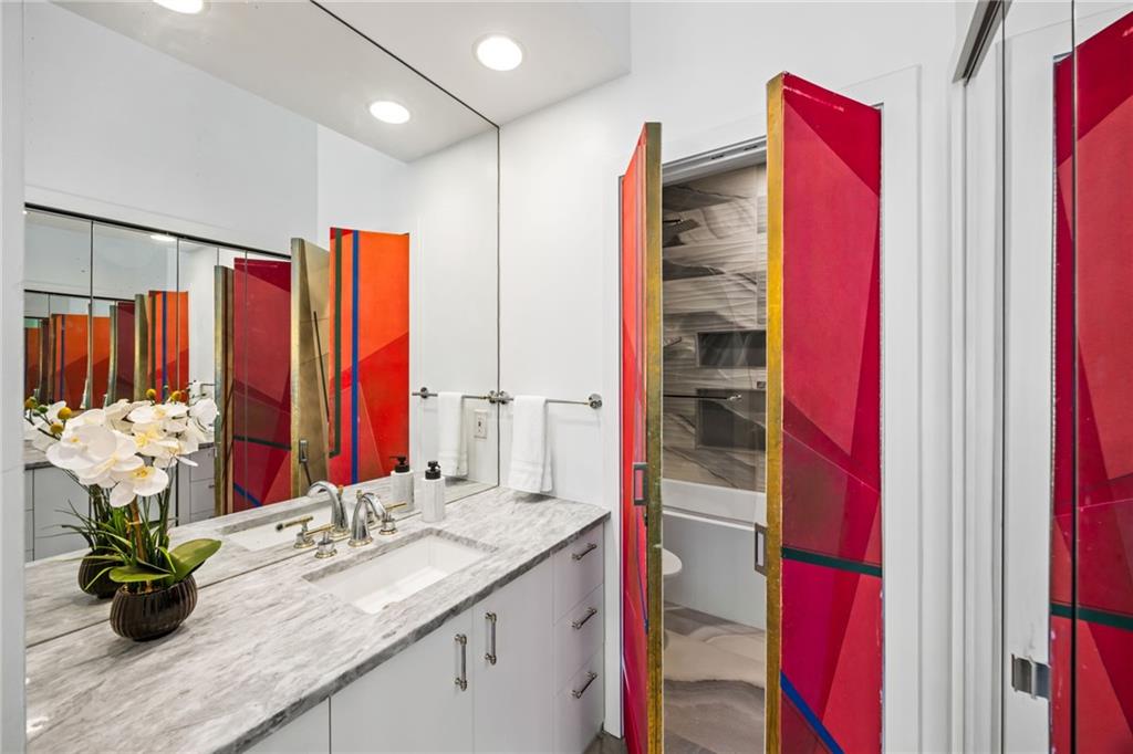 35 Robin Hood Road NE