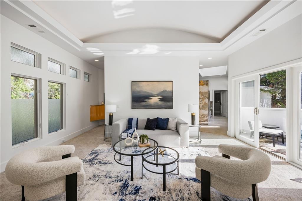 35 Robin Hood Road NE