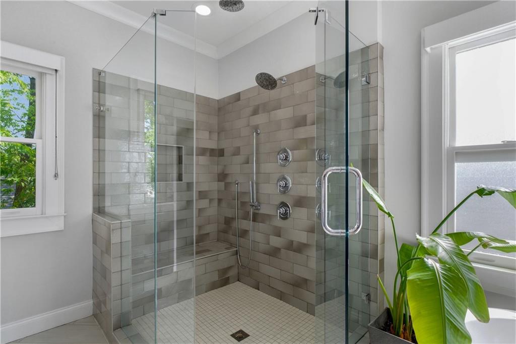 1464 Glenwood Avenue SE