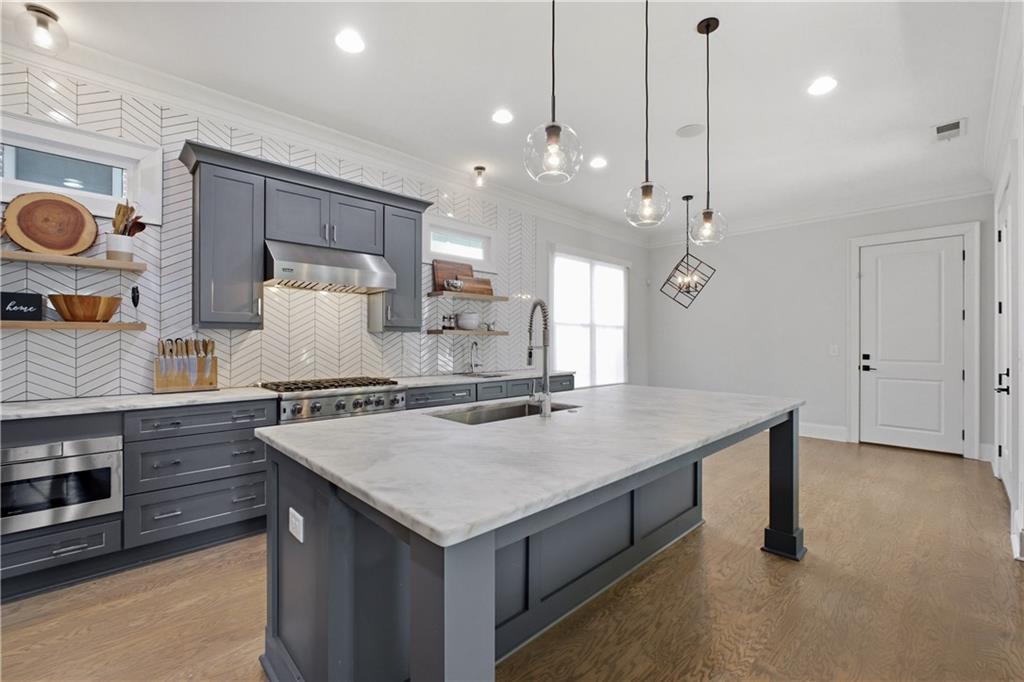 1464 Glenwood Avenue SE