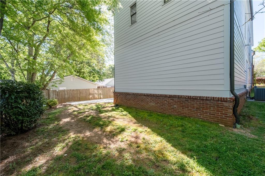 1464 Glenwood Avenue SE