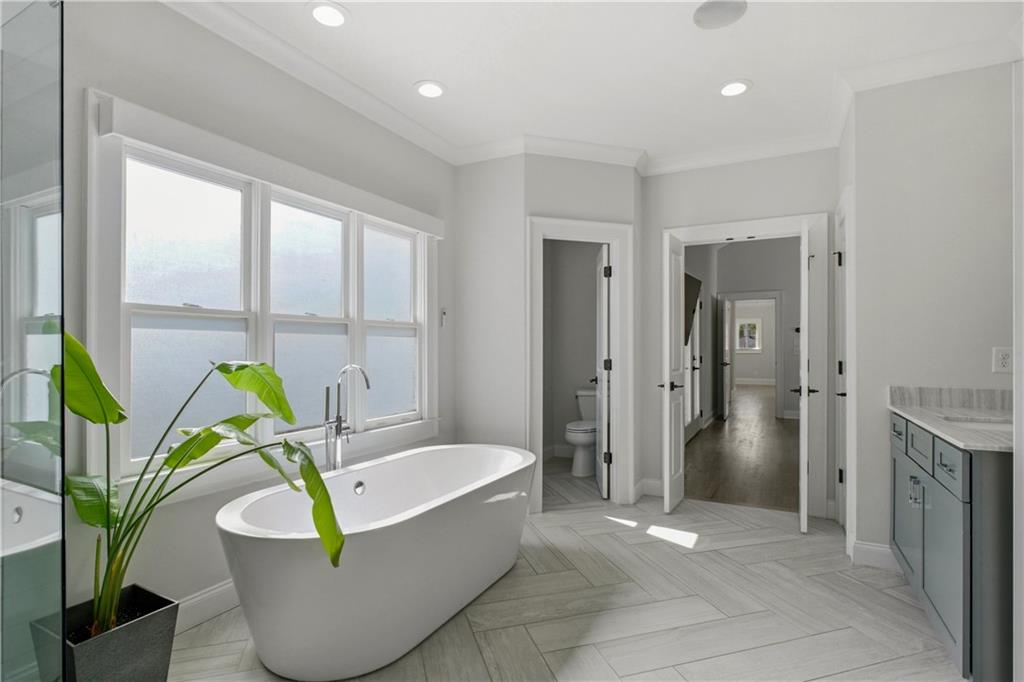 1464 Glenwood Avenue SE