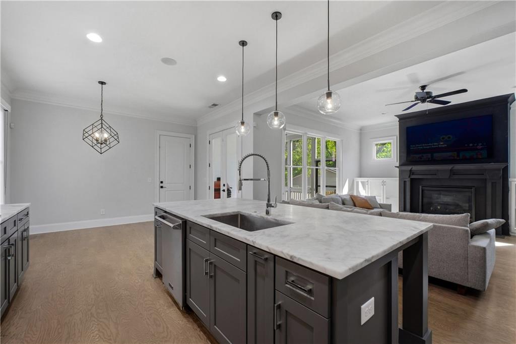 1464 Glenwood Avenue SE