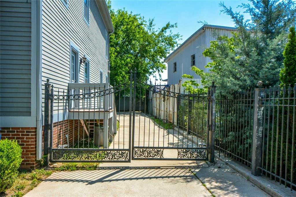 64 Howell Street SE