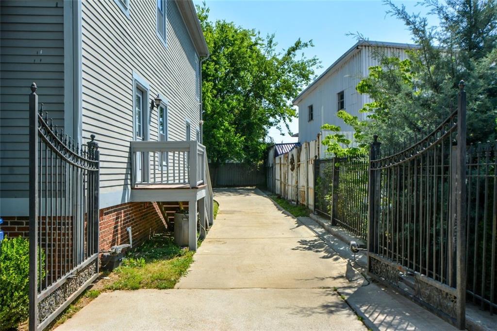 64 Howell Street SE