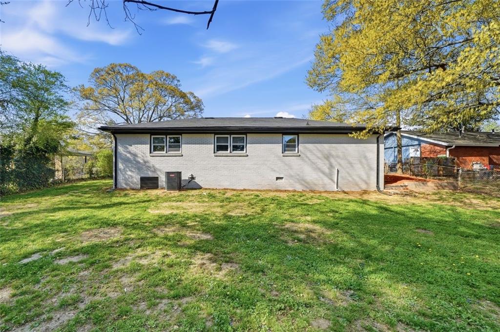 306 Dink Lane SE