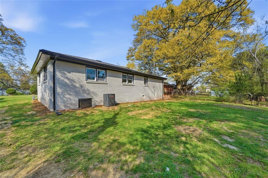 306 Dink Lane SE