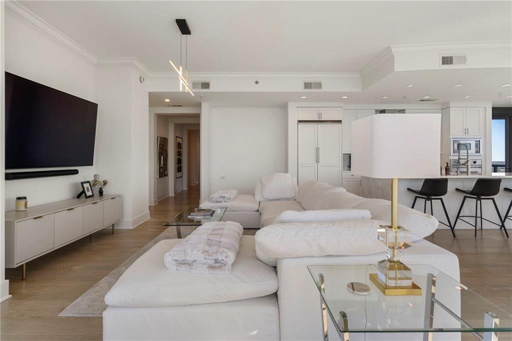 3630 Peachtree Road NE Unit 2204