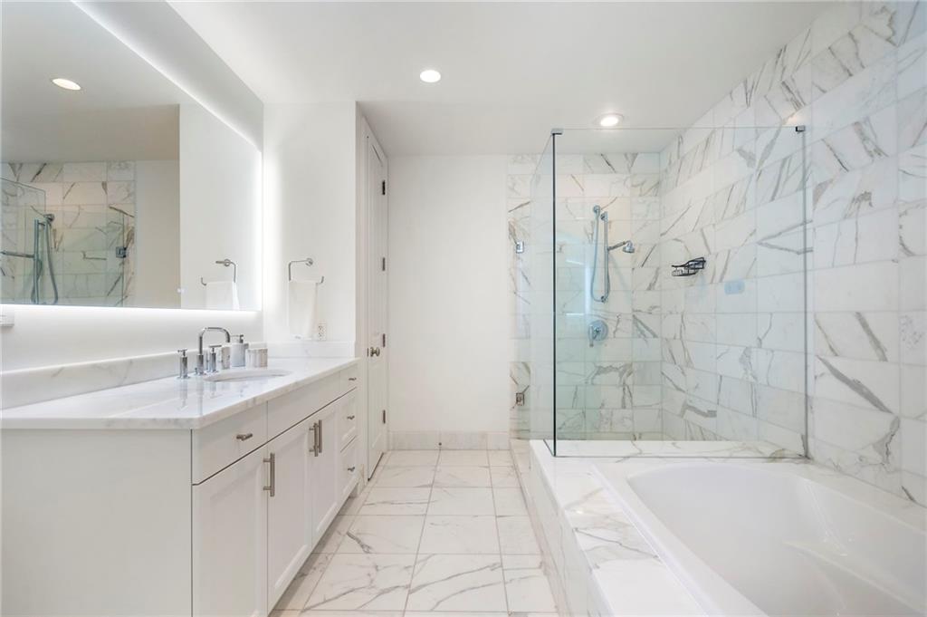 3630 Peachtree Road NE Unit 2204